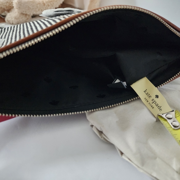 New with tag Kate Spade Ash Street Flower Applique Clutch Purse Wristlet Bag - Picture 13 of 15